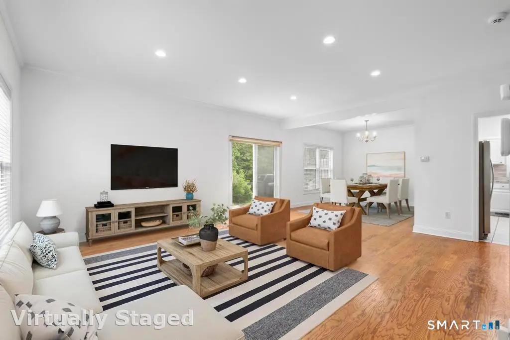 78 Village Court 78, Wilton