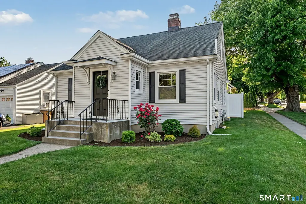158 Courtland Hill Street, Stamford