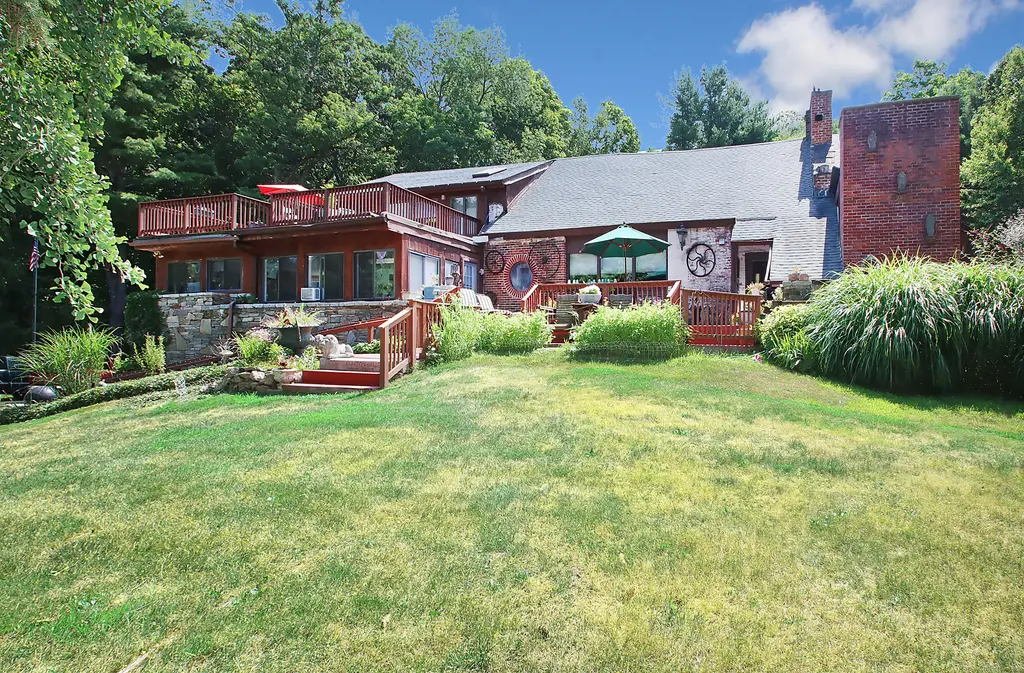 8 Dillon Road, Woodbridge