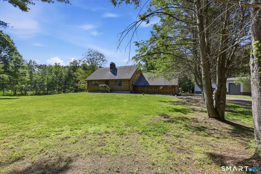 174 South Grand Street, Suffield