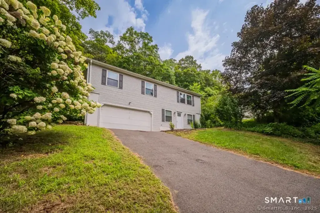 15 Legion Road, New Milford