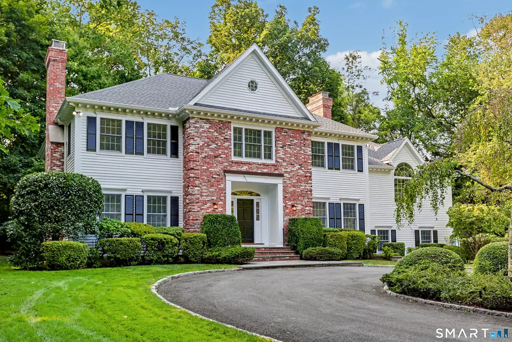 18 Bates Farm Lane, Darien