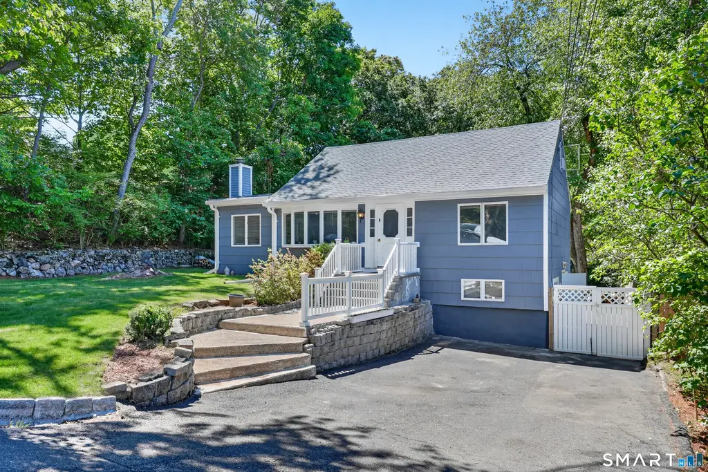 40 Sleepy Hollow Lane, Stamford