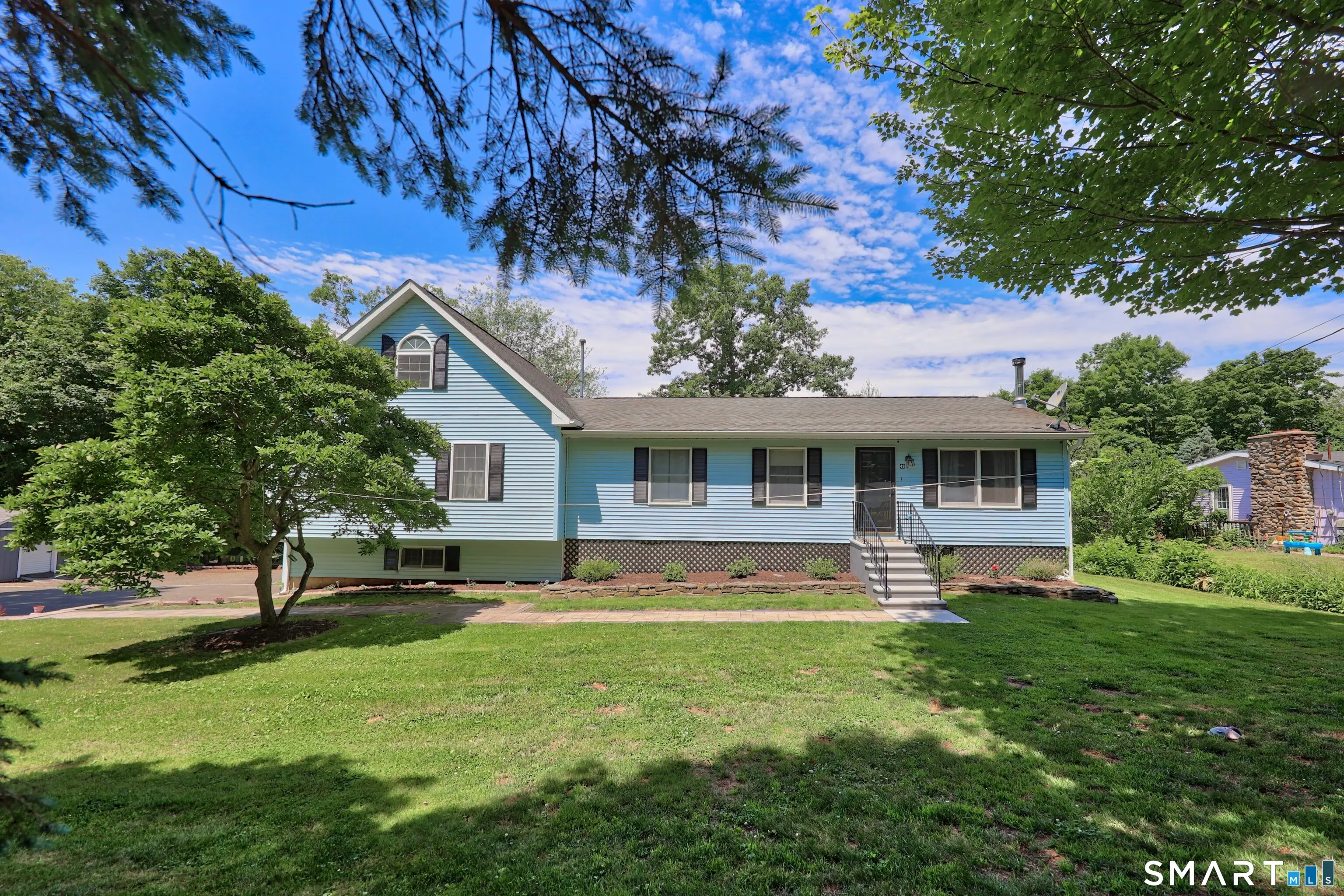 49 Schenck Lane, Naugatuck