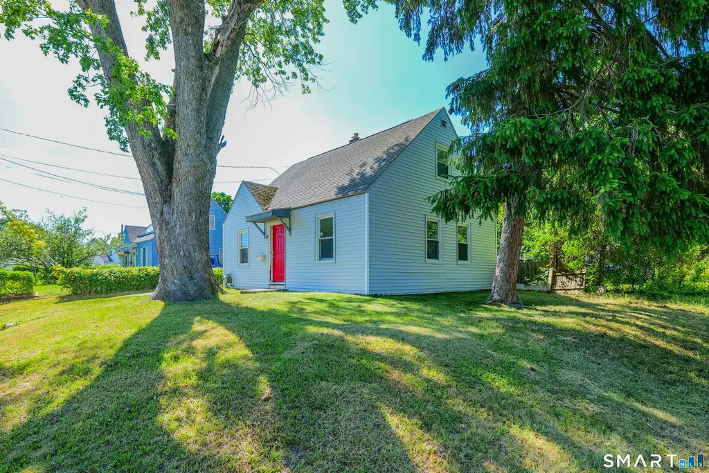130 Winding Lane, East Hartford