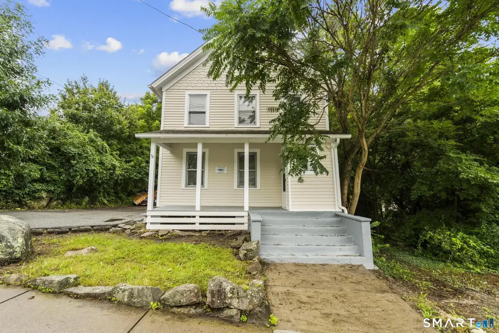 56 Evergreen Avenue, New London