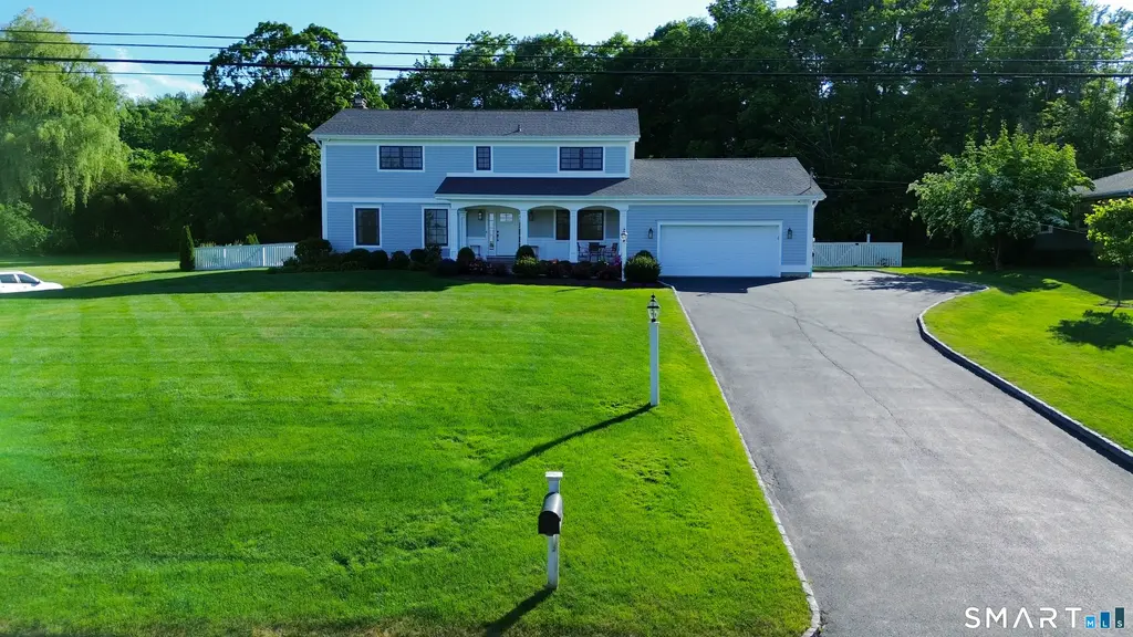 14 East Gate Road, Danbury