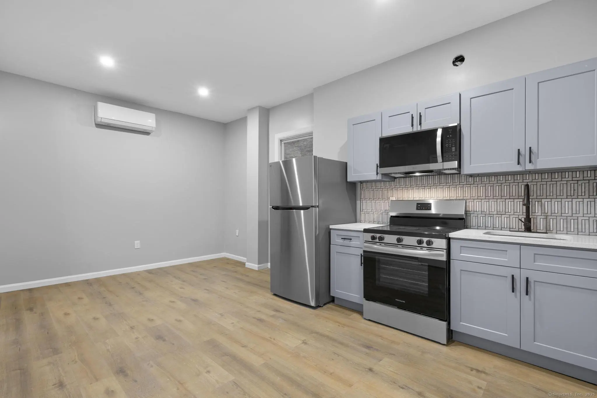 140 Grand Street 4b, Waterbury