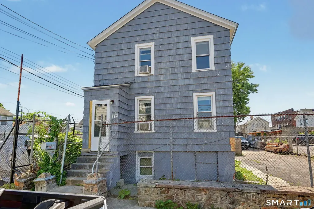 178 Linen Avenue, Bridgeport