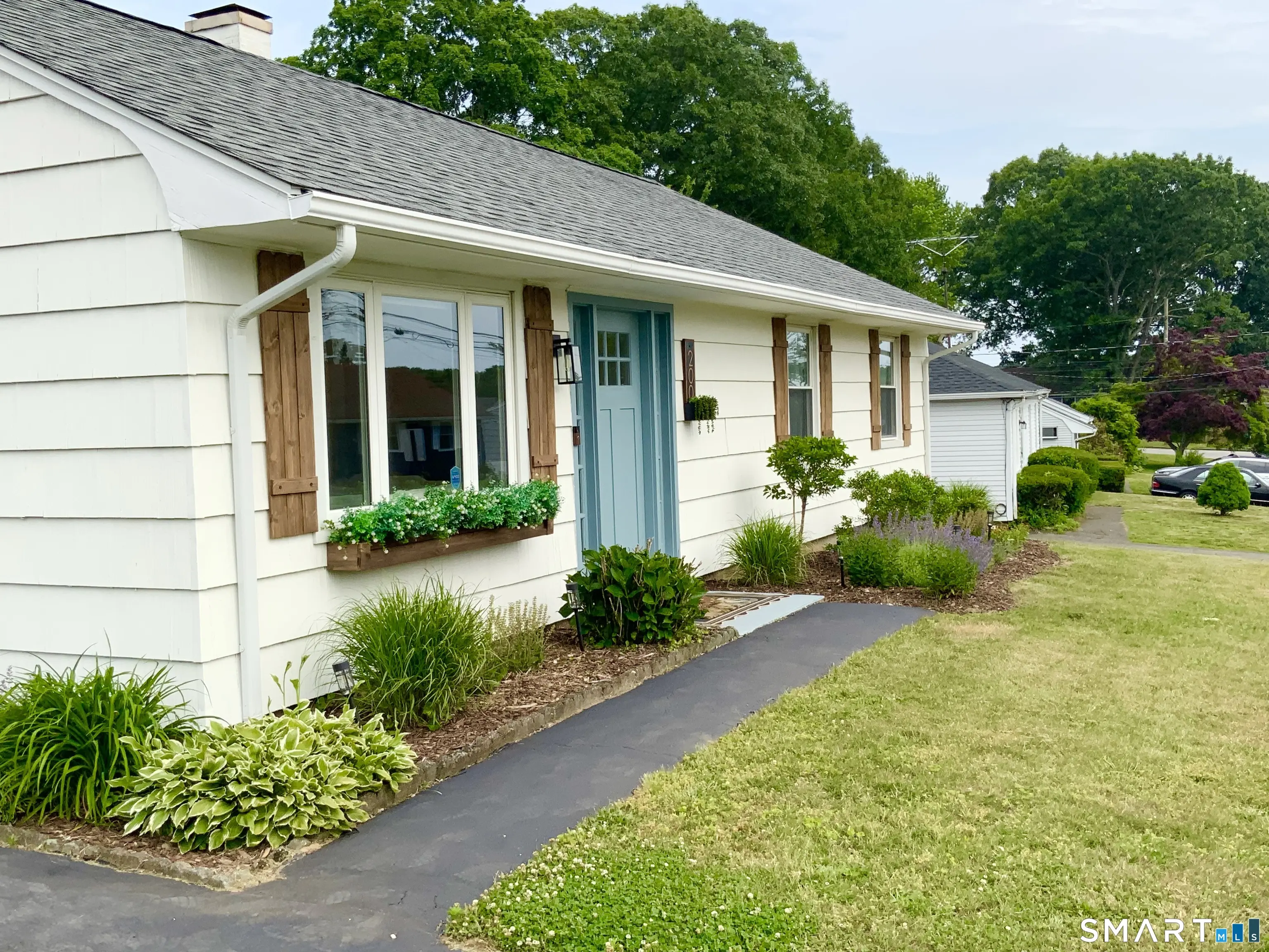 200 Little Deer Road, Bridgeport