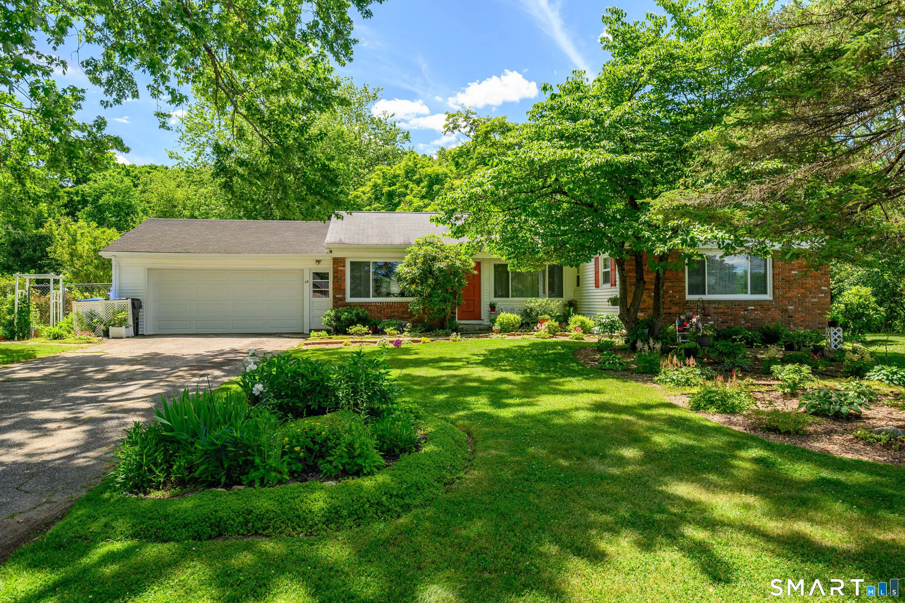 16 Jotham Road, New Milford