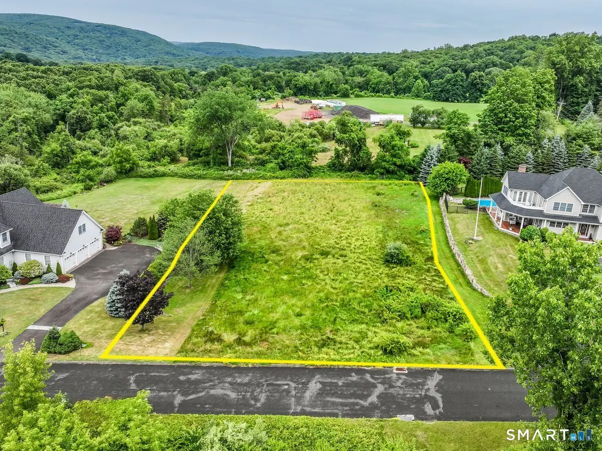 4 Stone Oak Drive, New Milford