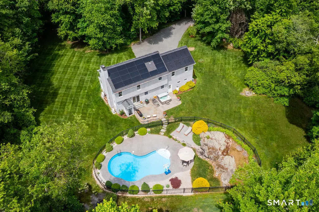 2 Hollow Brook Road, Sherman