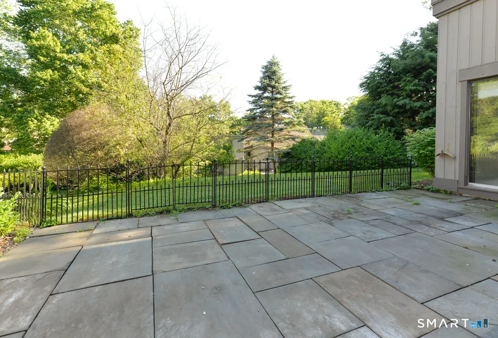 333 Heritage Village B, Southbury