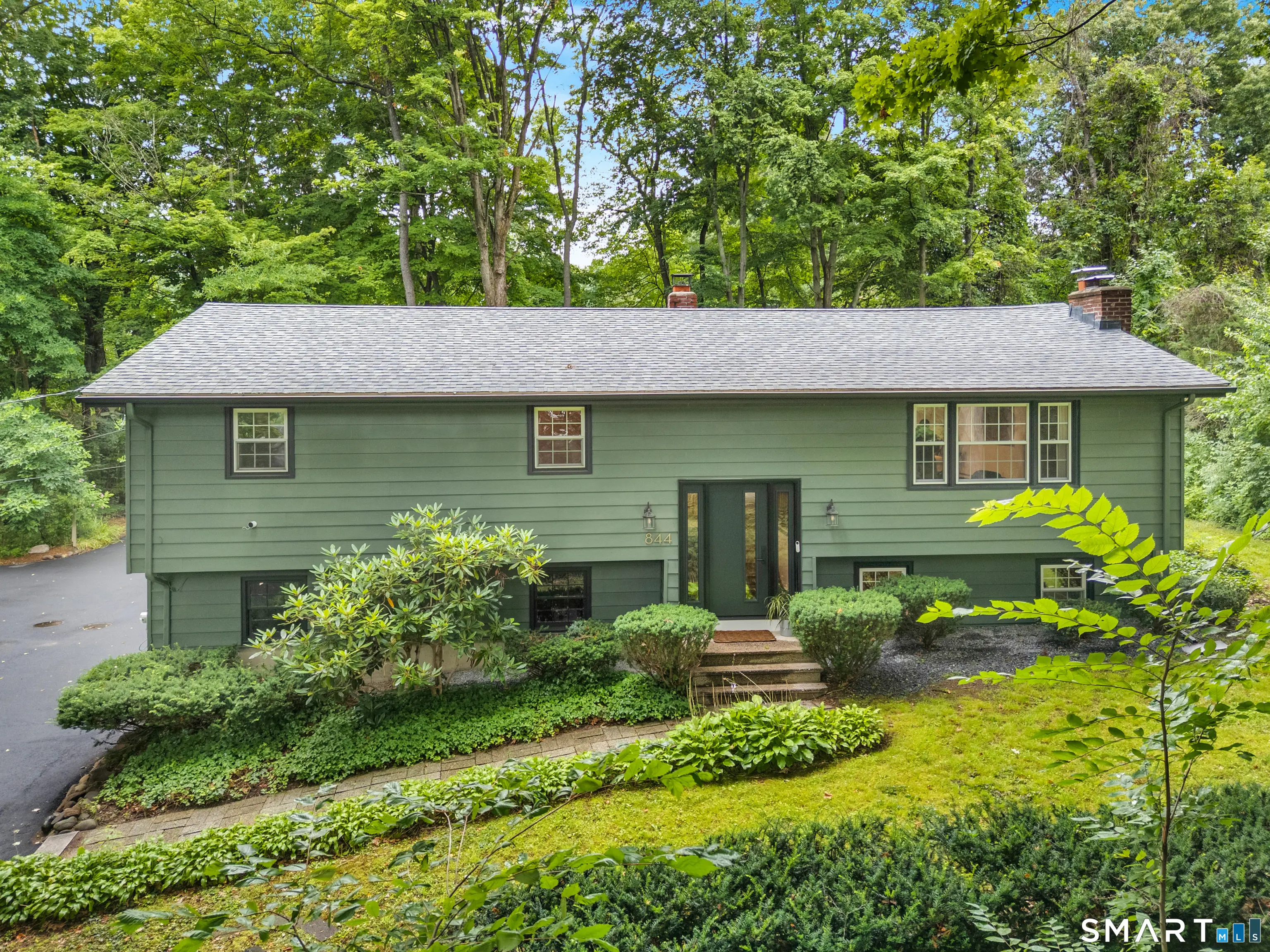 844 Middletown Avenue, North Haven