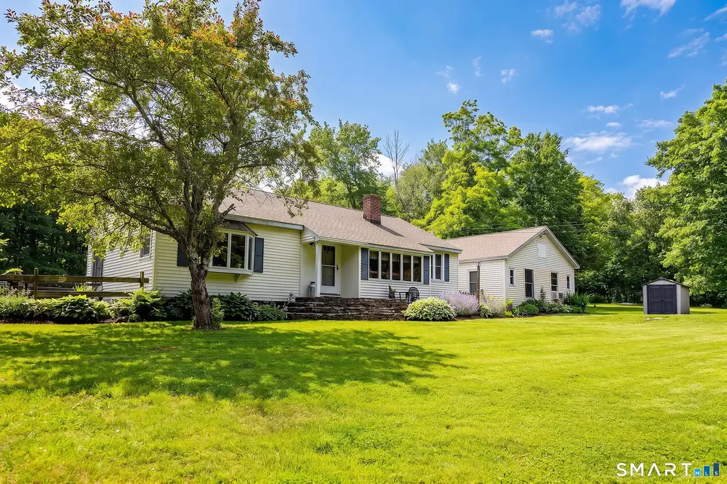70 Reed Road, Warren