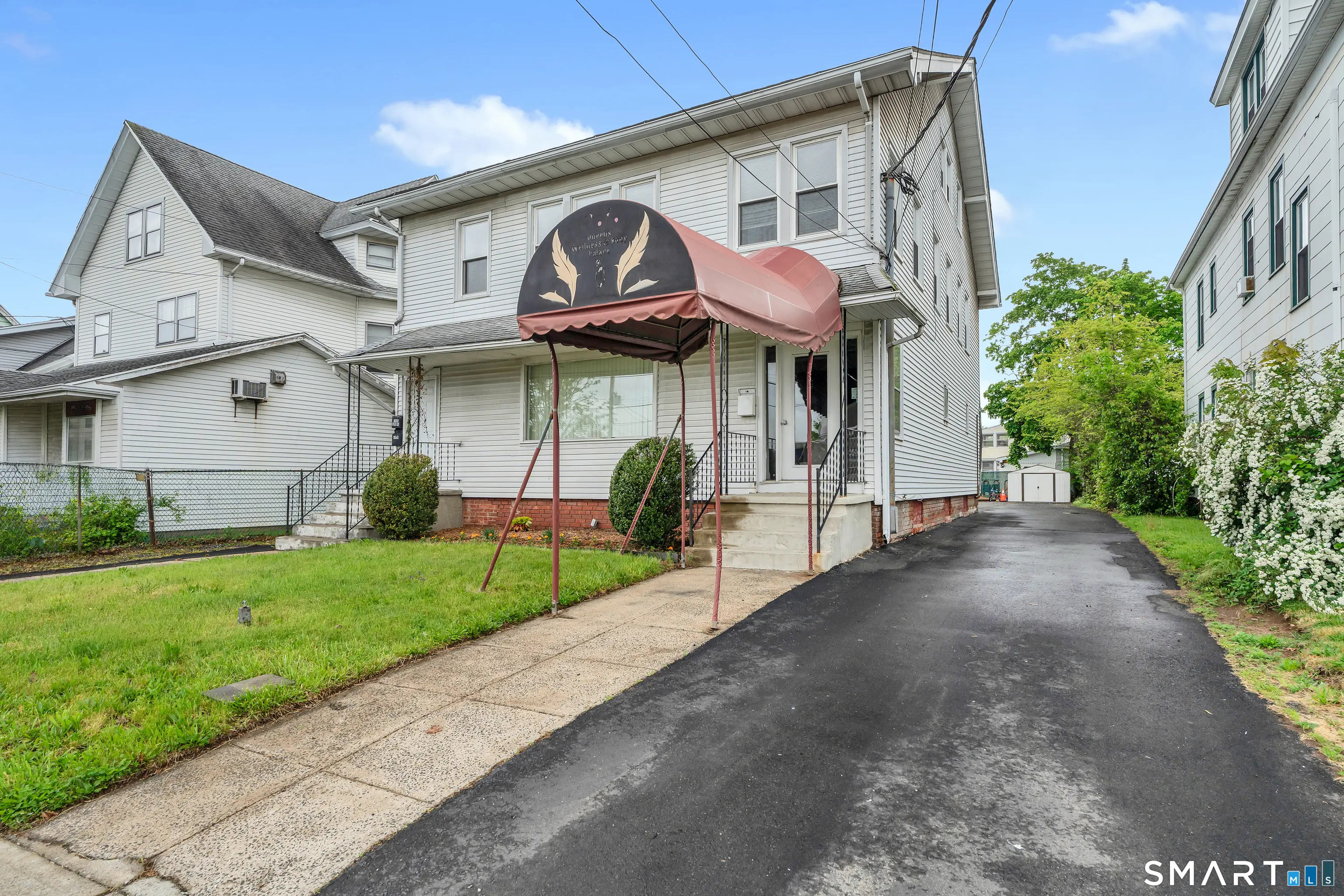 1428 Dixwell Avenue, Hamden