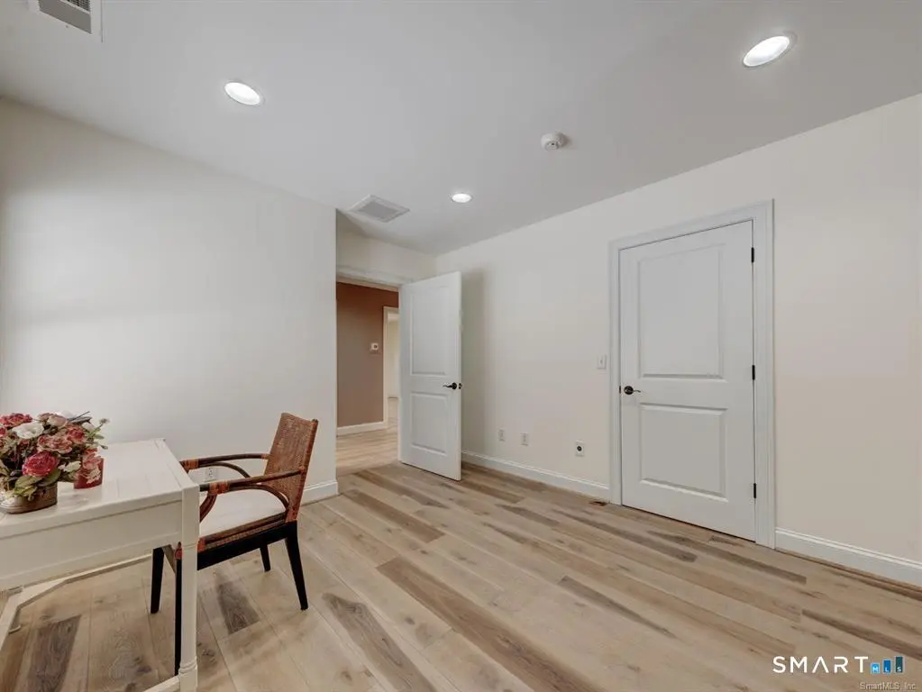 225 Oakland Road 301a, South Windsor