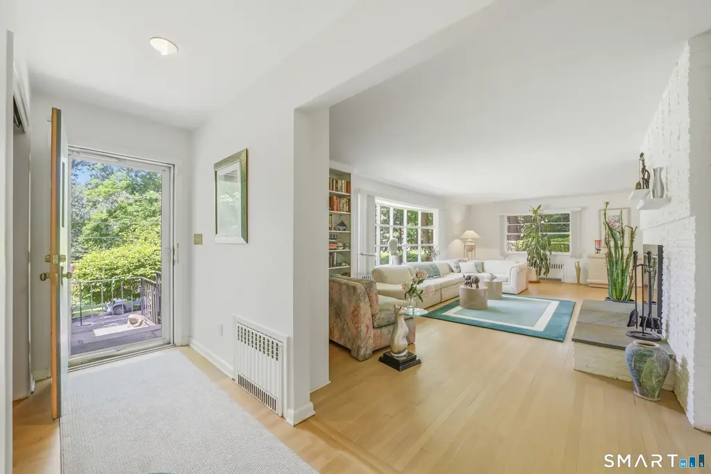 10 Joan Road, Stamford