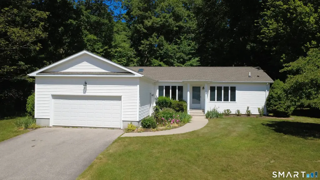 23 Hillcrest Drive, Montville