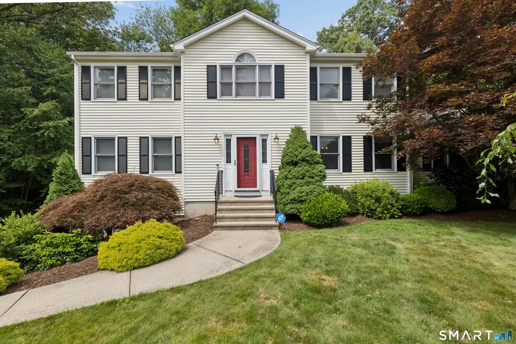 47 Autumn Ridge Road, Shelton