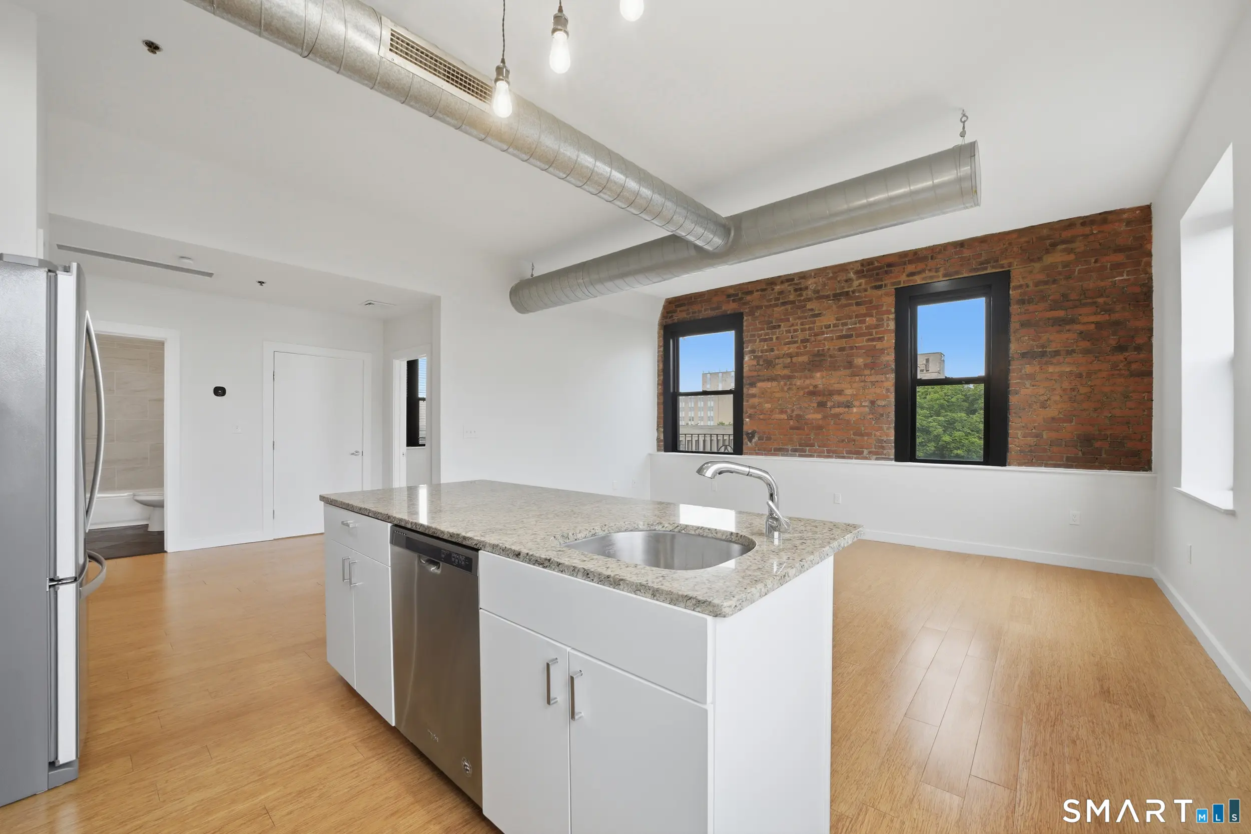 881 Lafayette Boulevard 5h, Bridgeport
