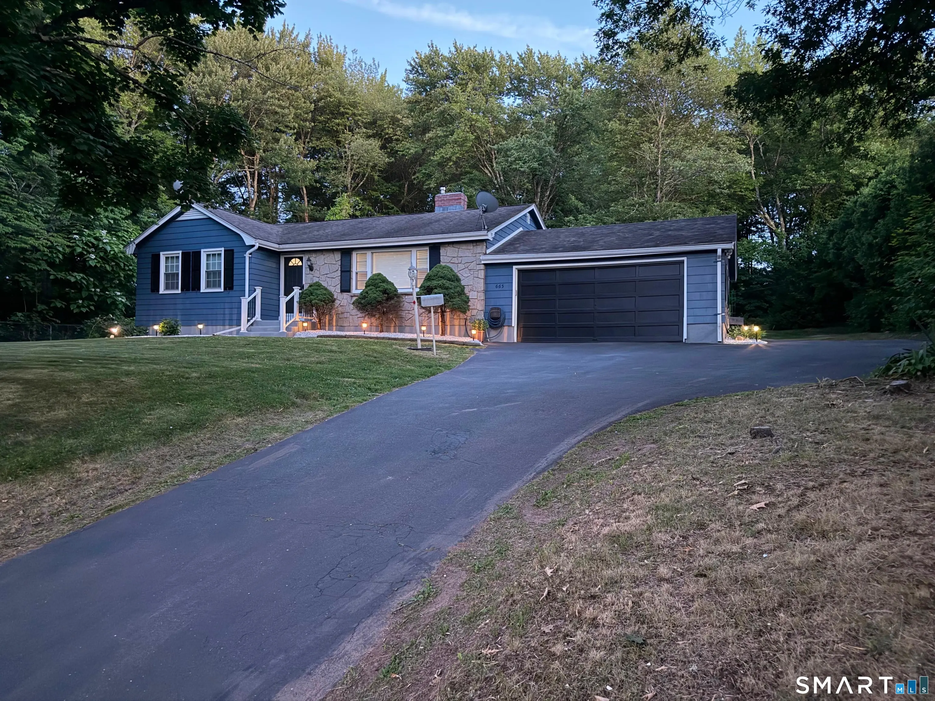 665 Bloomfield Avenue, Windsor