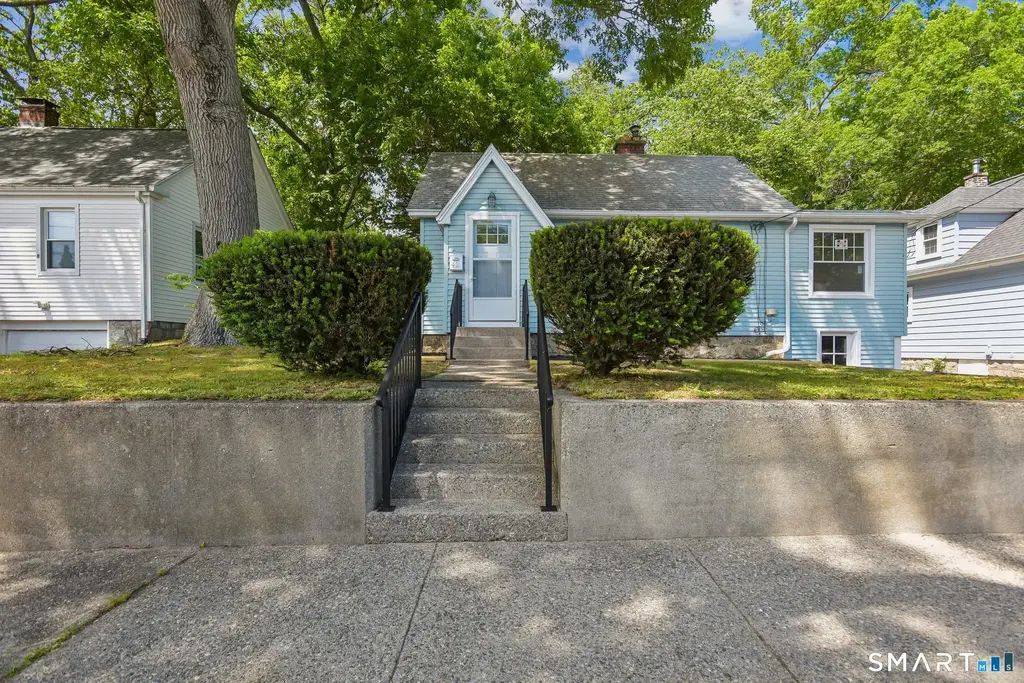 42 Godfrey Street, Groton