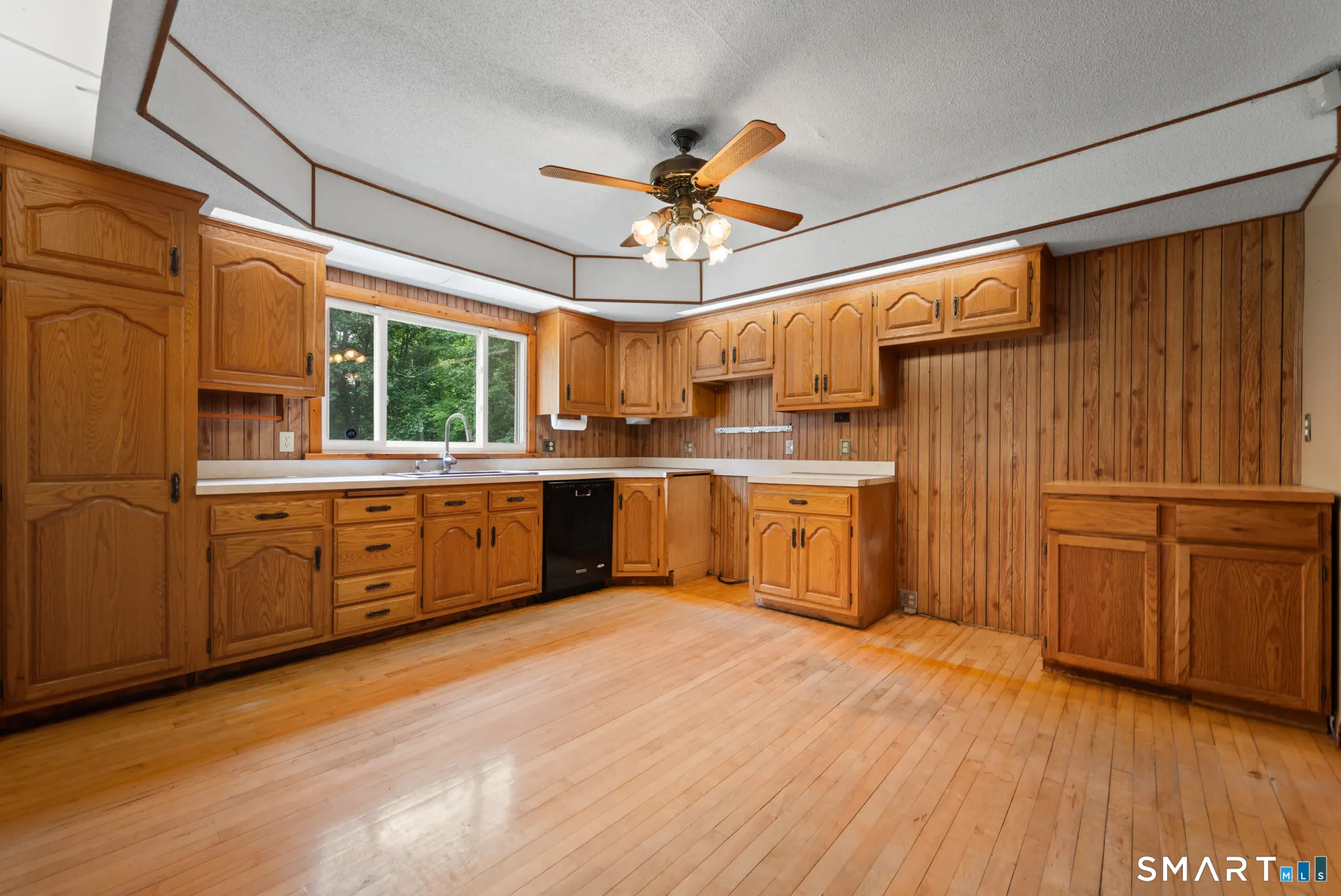152 Ramstein Road, New Hartford