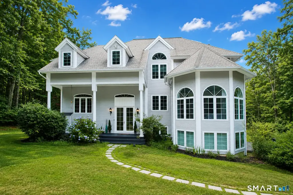 437 Westledge Drive, Torrington