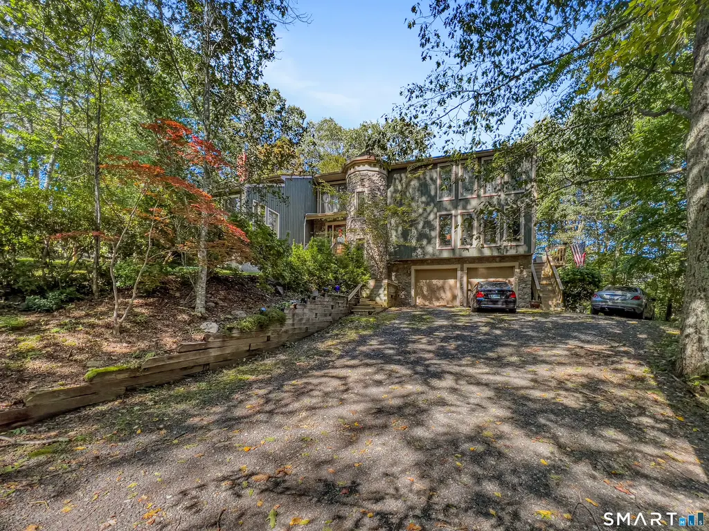 955 Georges Hill Road, Southbury