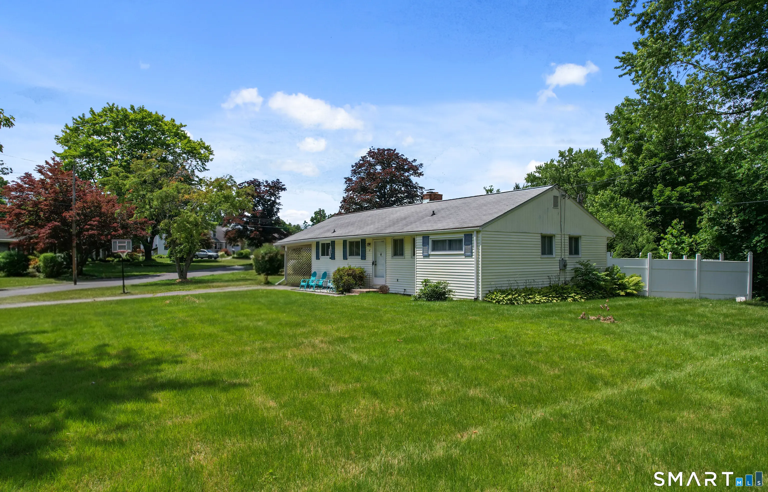 47 Hayes Road, Simsbury
