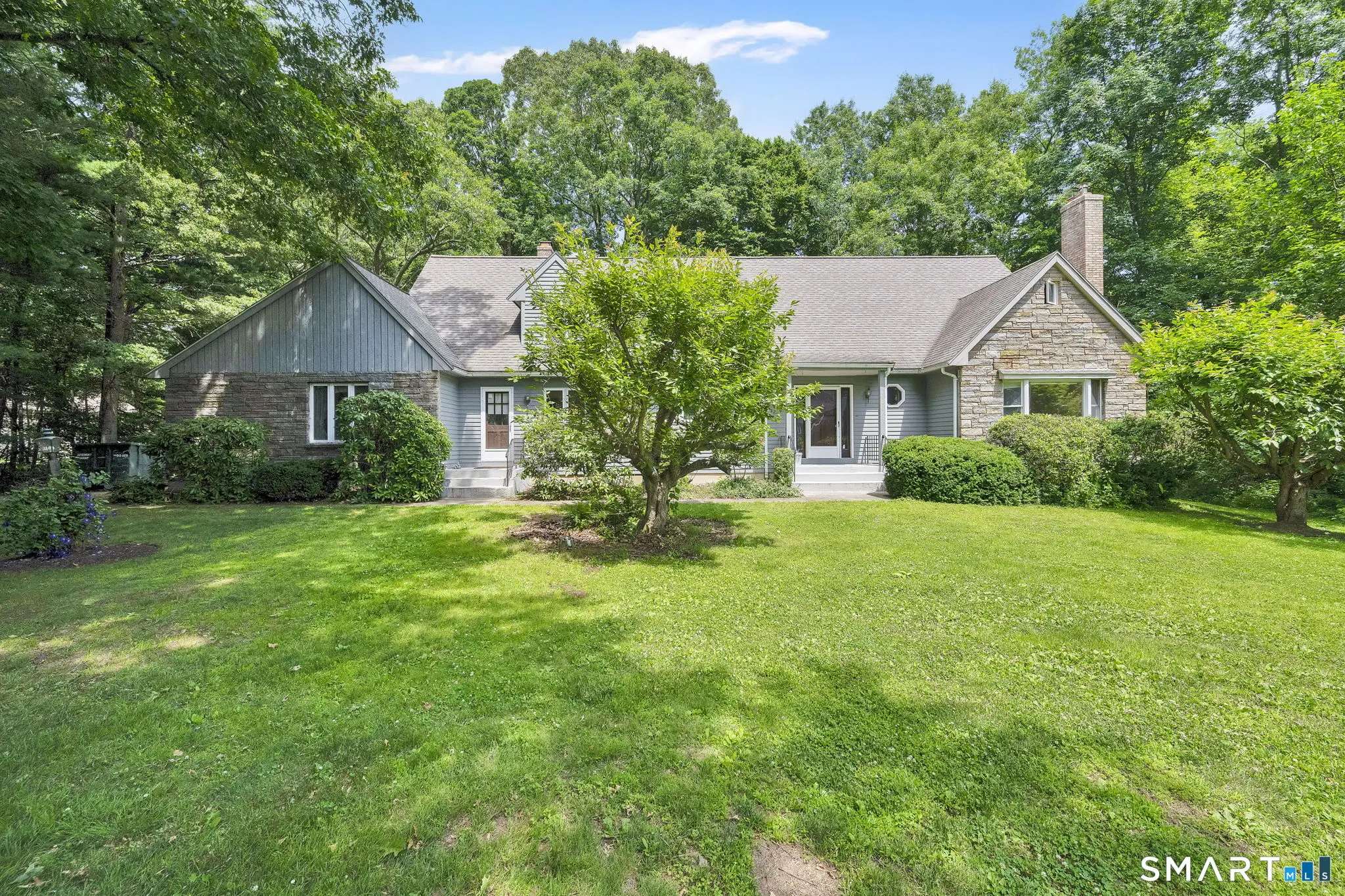 33 Woodmar Circle, South Windsor