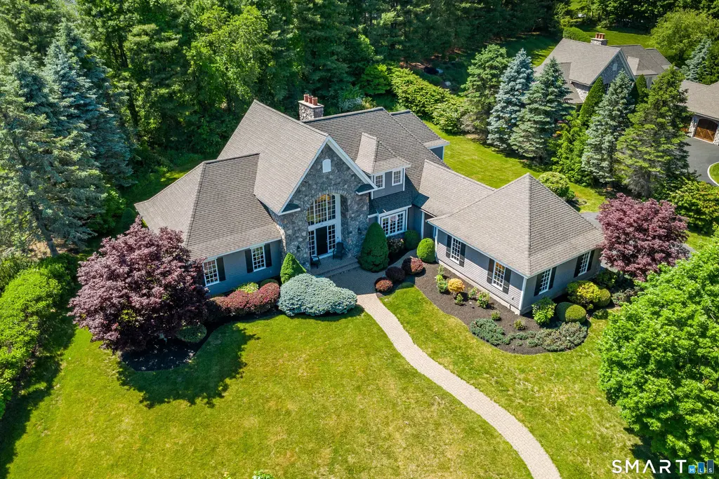 25 Avalon Drive, Middlebury