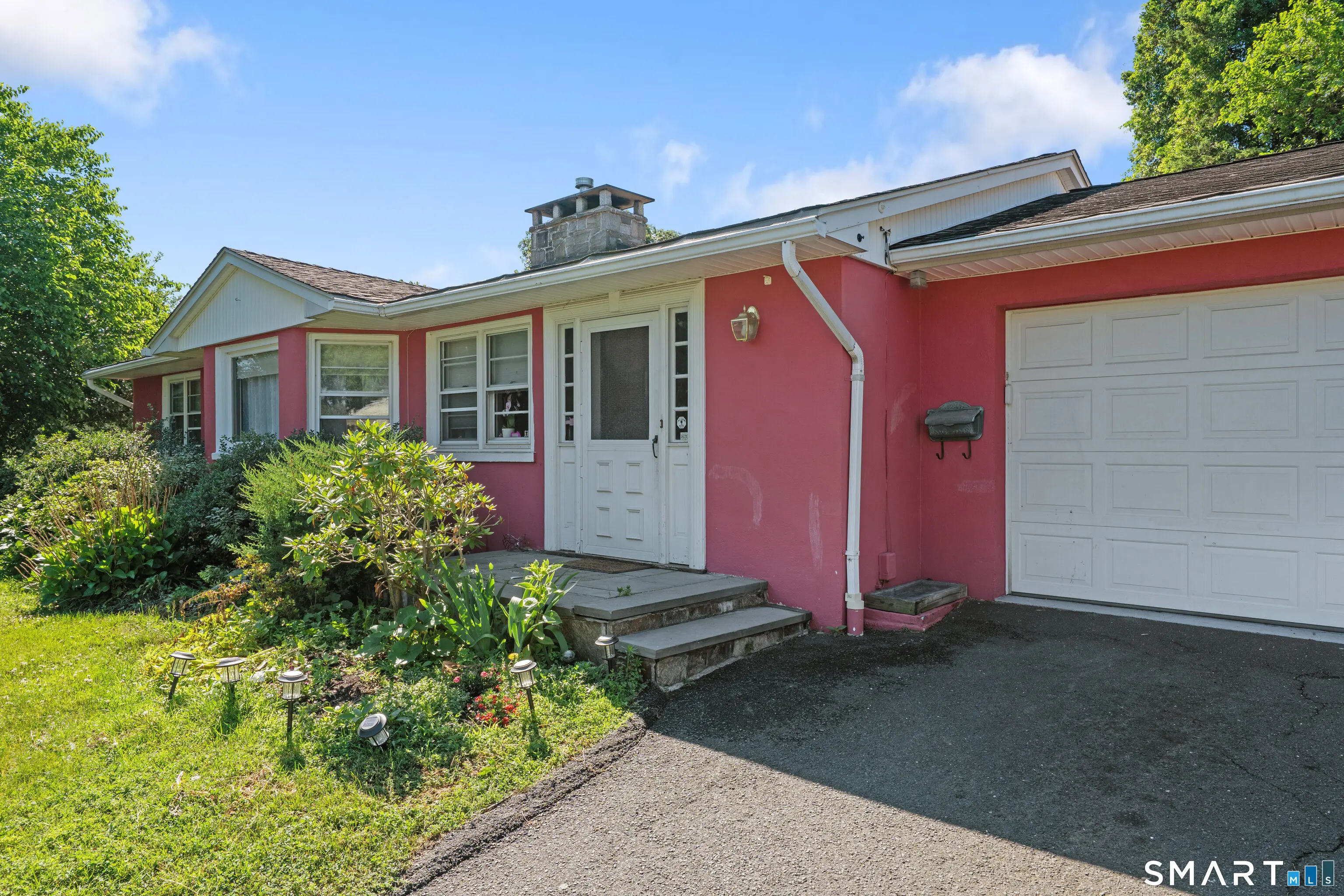 4 Francis Road, Danbury