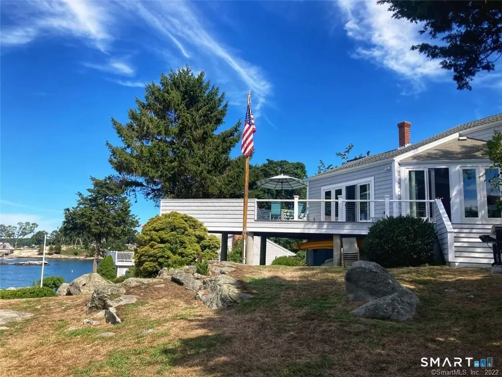 24 Nauyaug Point Road, Stonington