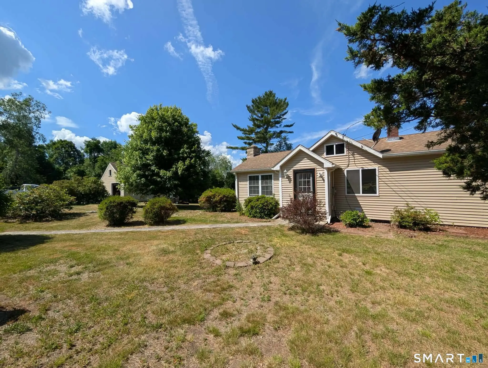 223 Wylie School Road, Voluntown