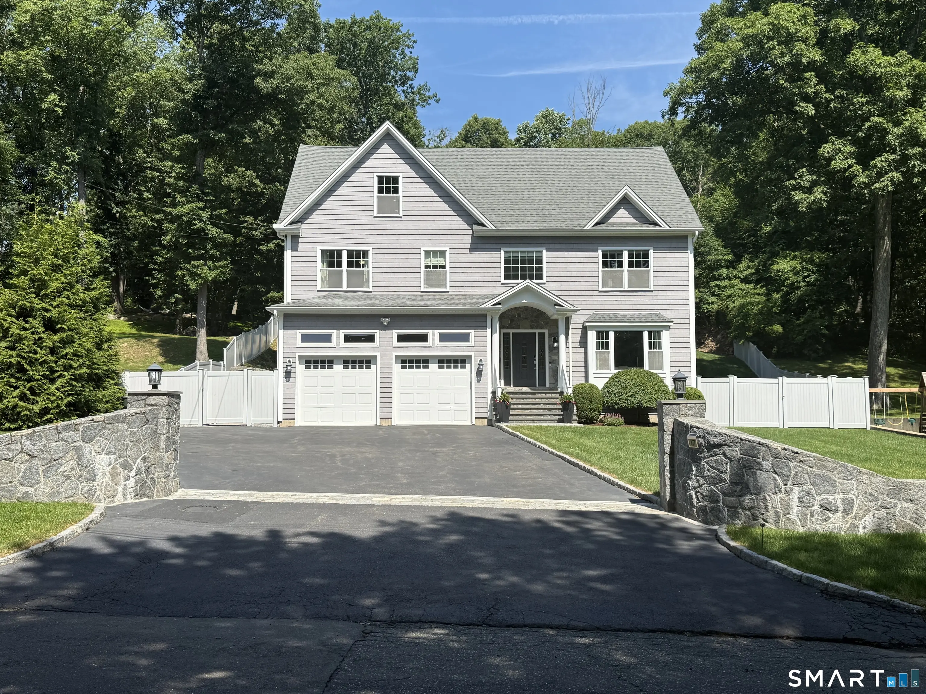 17 Woodlawn Drive, Trumbull