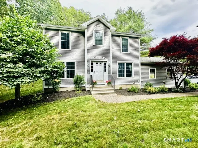92 State Avenue, Killingly