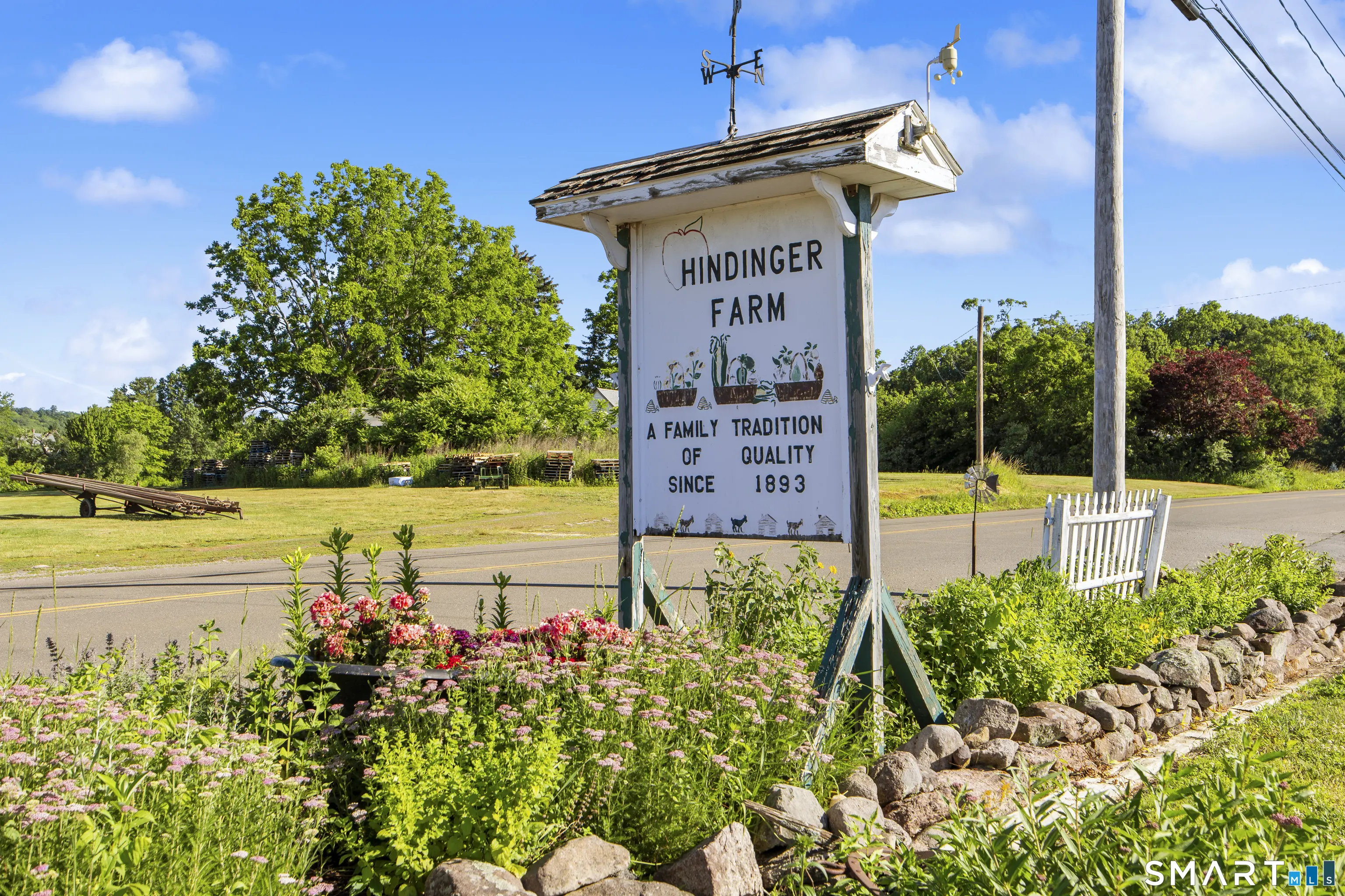 810 Dunbar Hill Road, Hamden