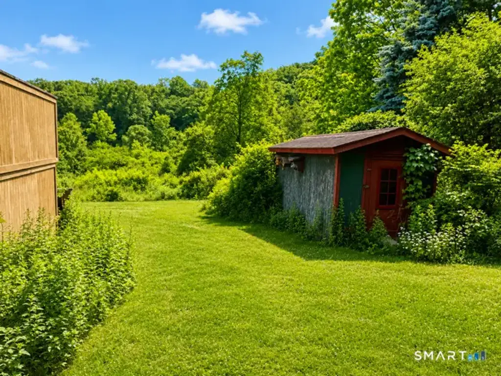 1080 Hoop Pole Road, Guilford