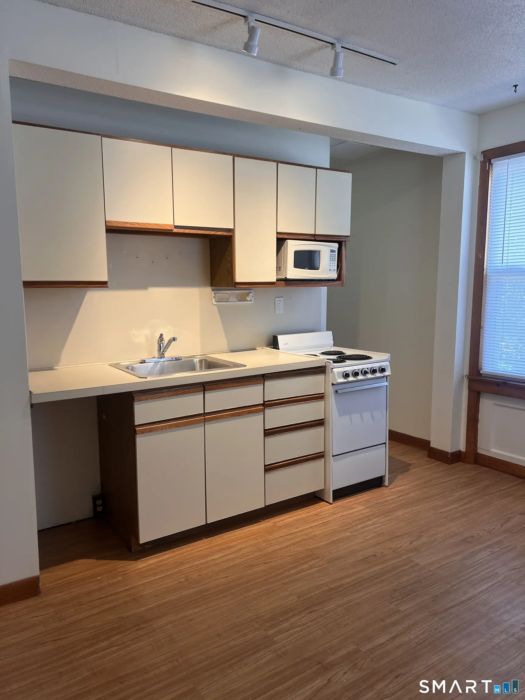 49 Ledyard Avenue 1, Groton