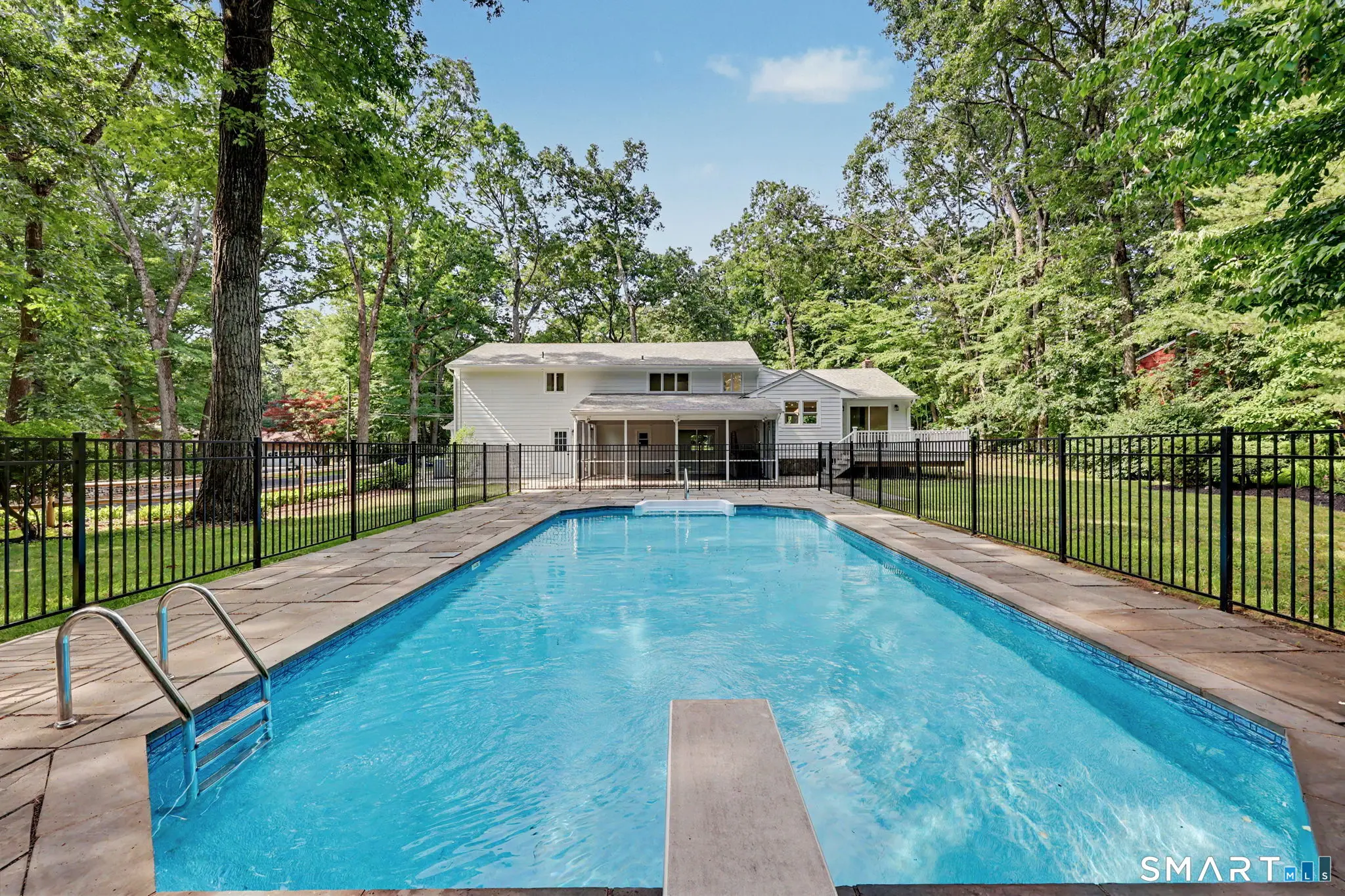 8 Live Oak Road, Norwalk