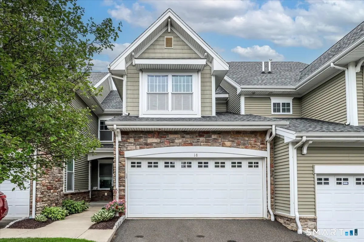 18 Lawrence Avenue 18, Danbury