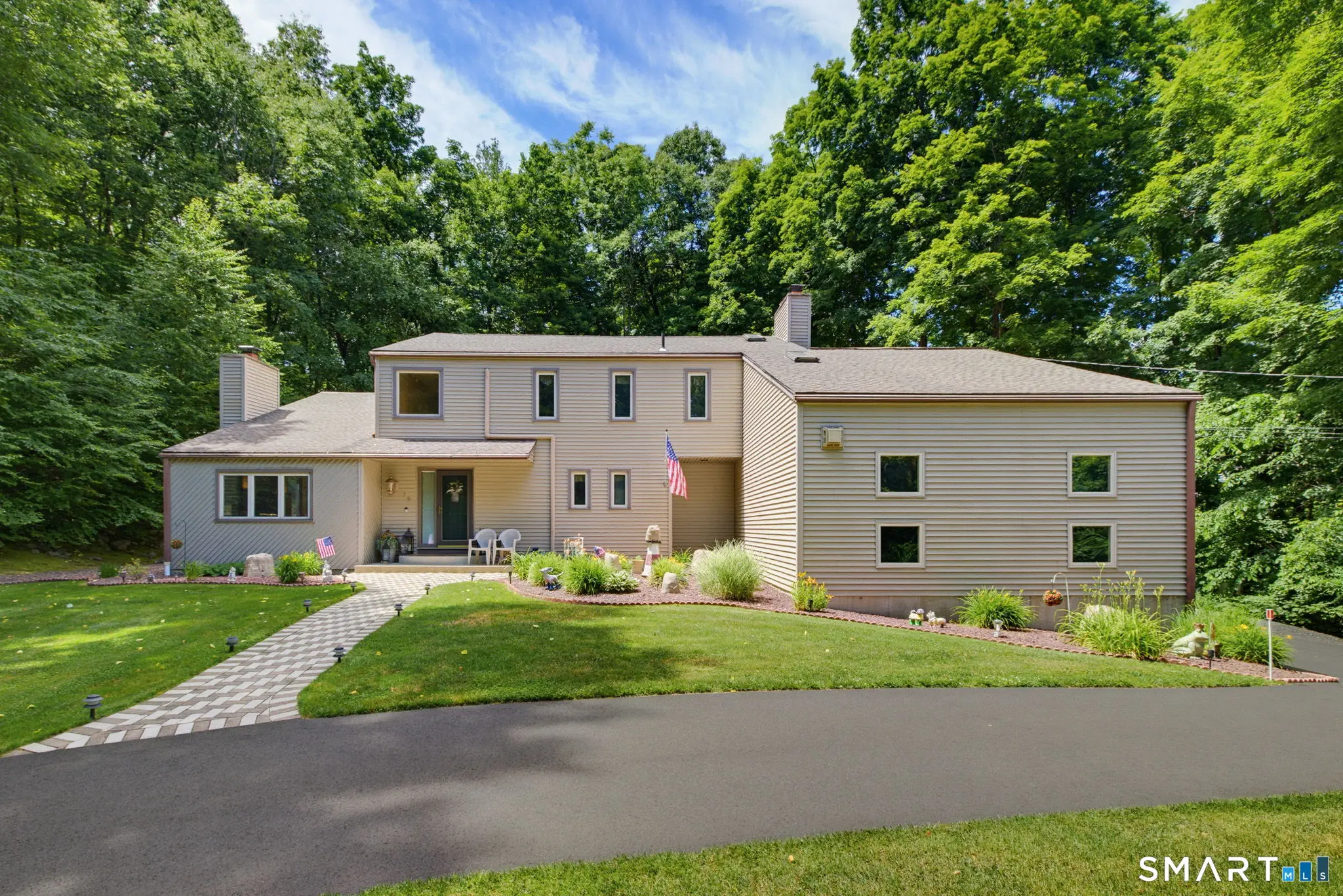 70 Pine Hollow Drive, Middlebury