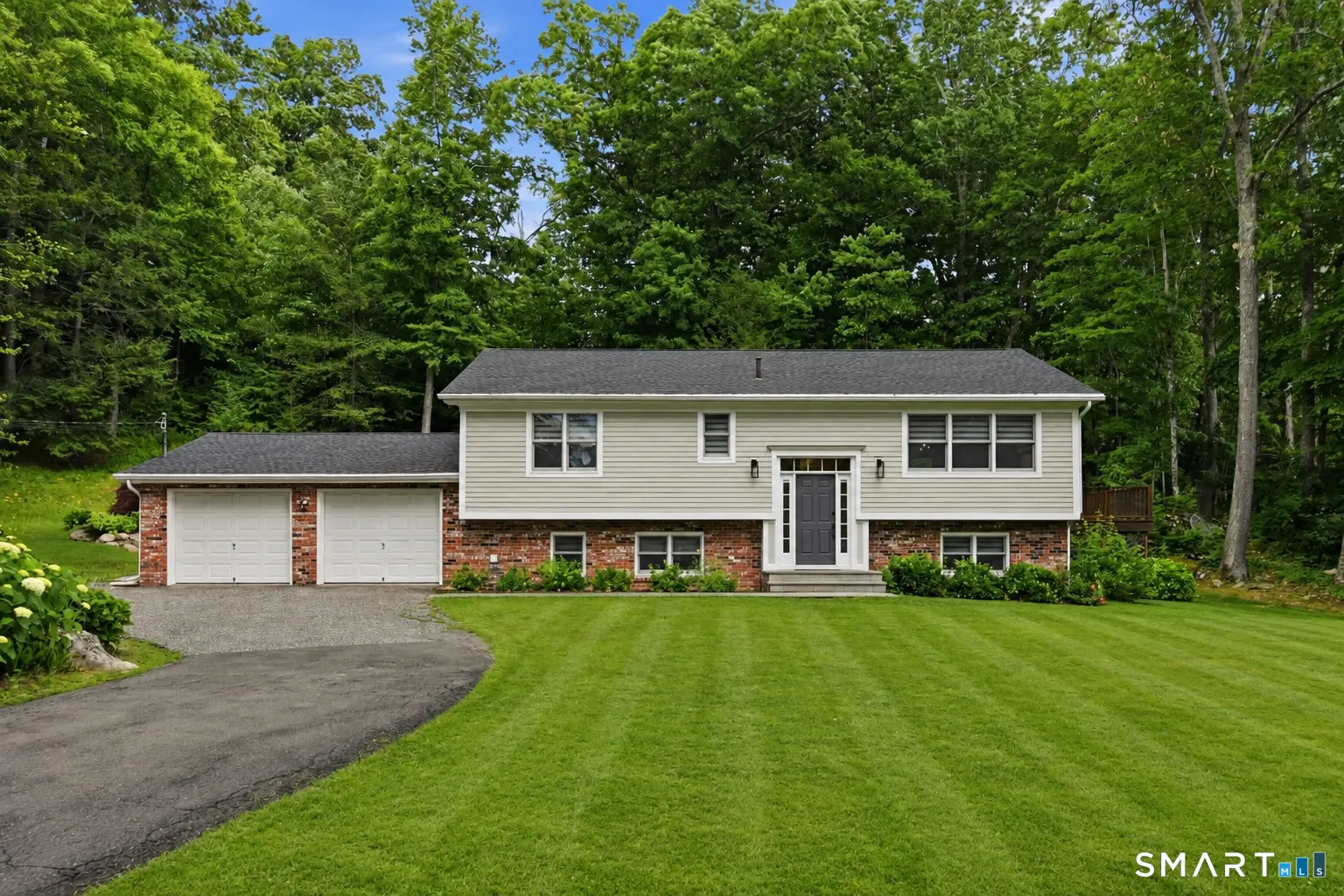 3 Bayberry Drive, Brookfield