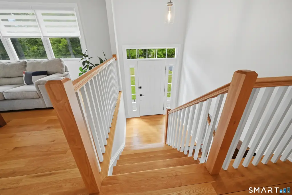 3 Bayberry Drive, Brookfield