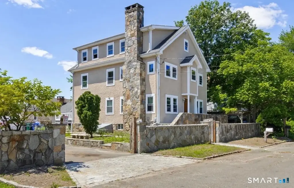 145 Dewey Street, Stratford