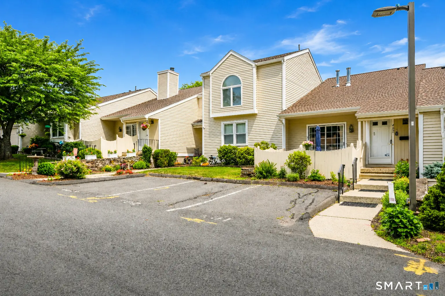 402 Lakeview Drive 402, Southington
