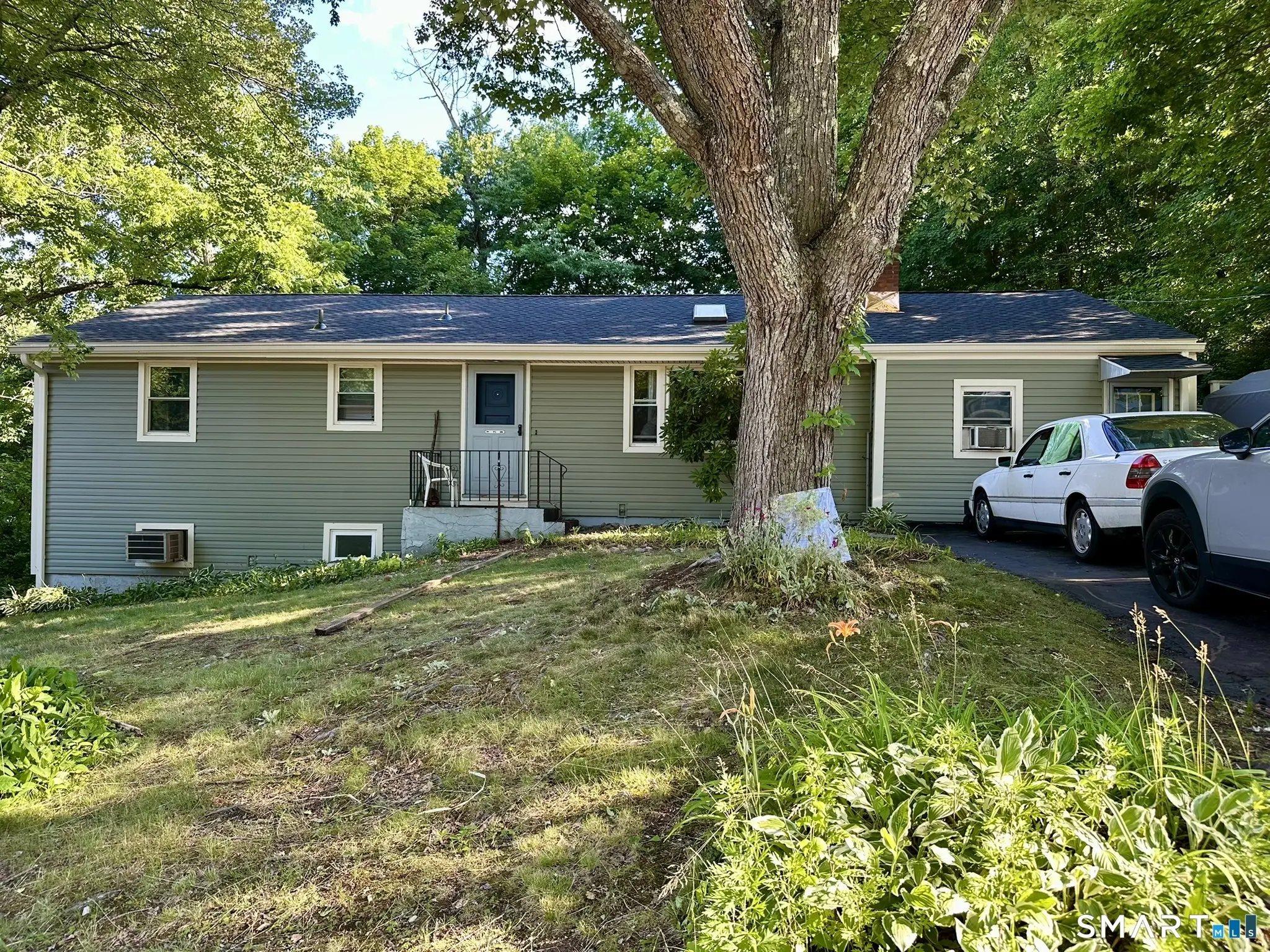 670 Benham Street, Hamden